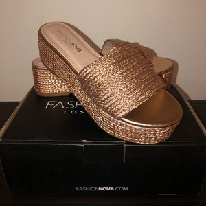 Bronze flat form espadrilles
